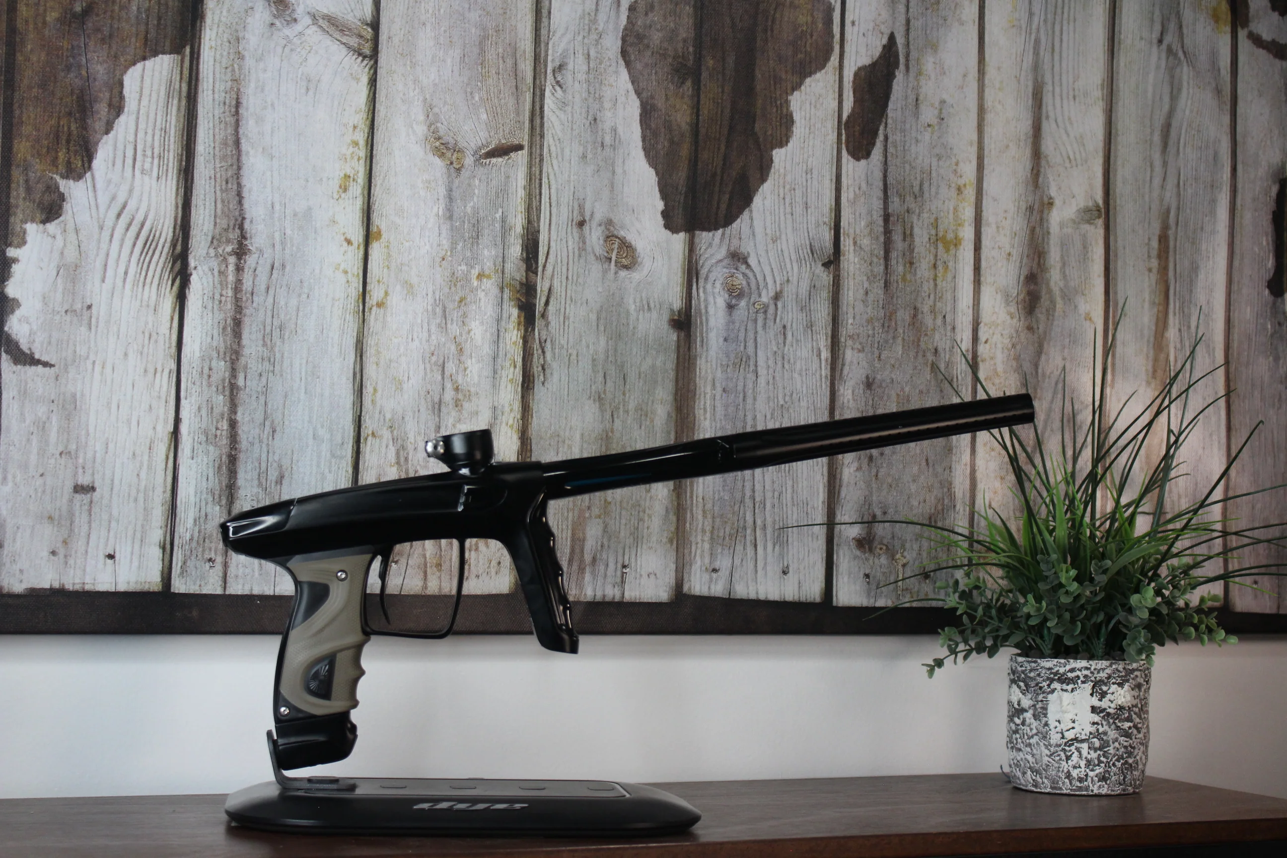 DLX Luxe TM40 - Black