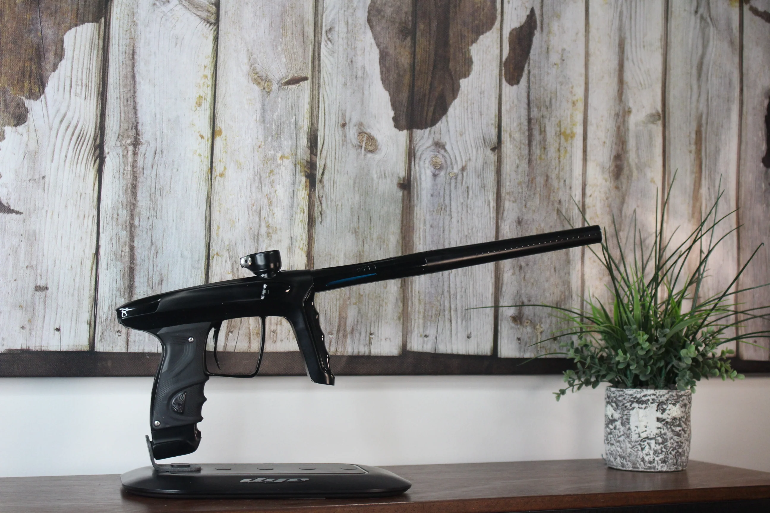 DLX Luxe TM40 - Black