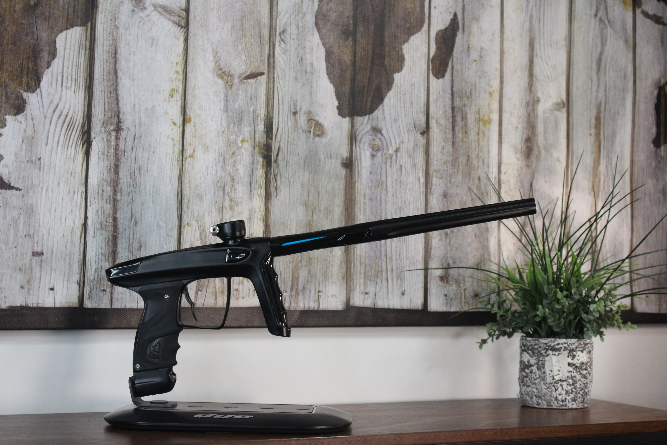 DLX Luxe TM40 - Black