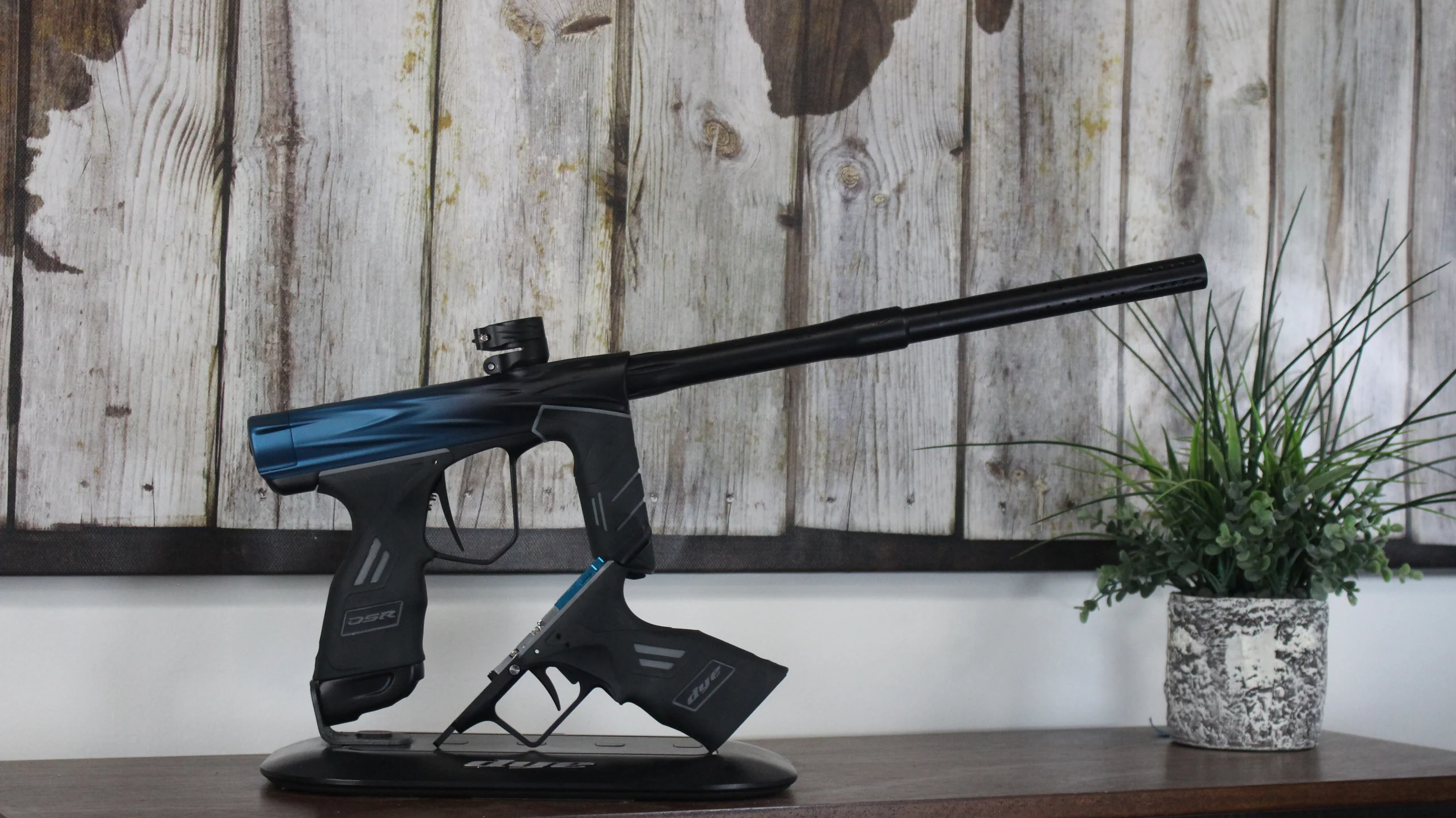 Dye Dark Edition DSR+ w/Mech - Blue/Black Fade