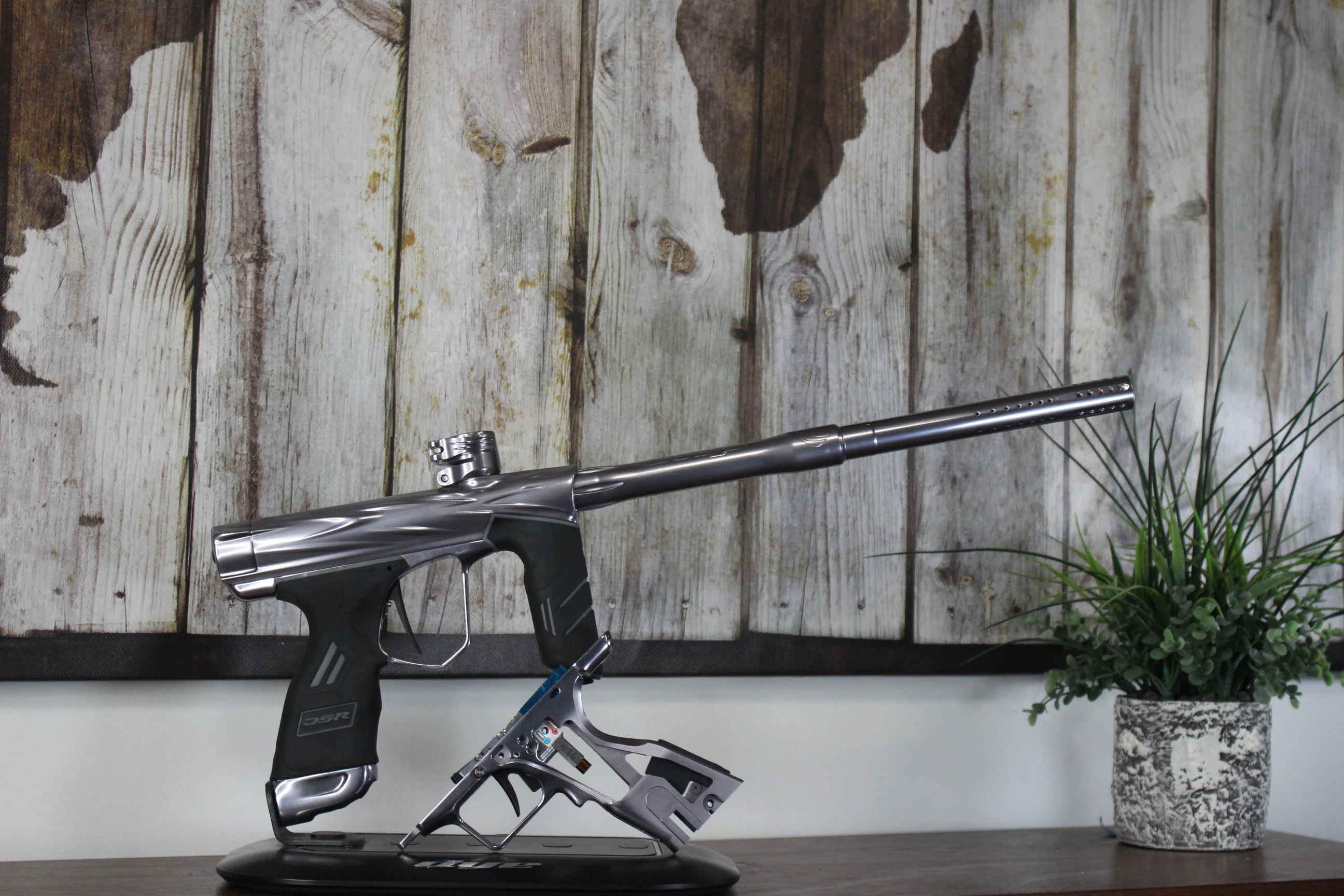 Dye Dark Edition DSR+ w/Mech - Gunmetal