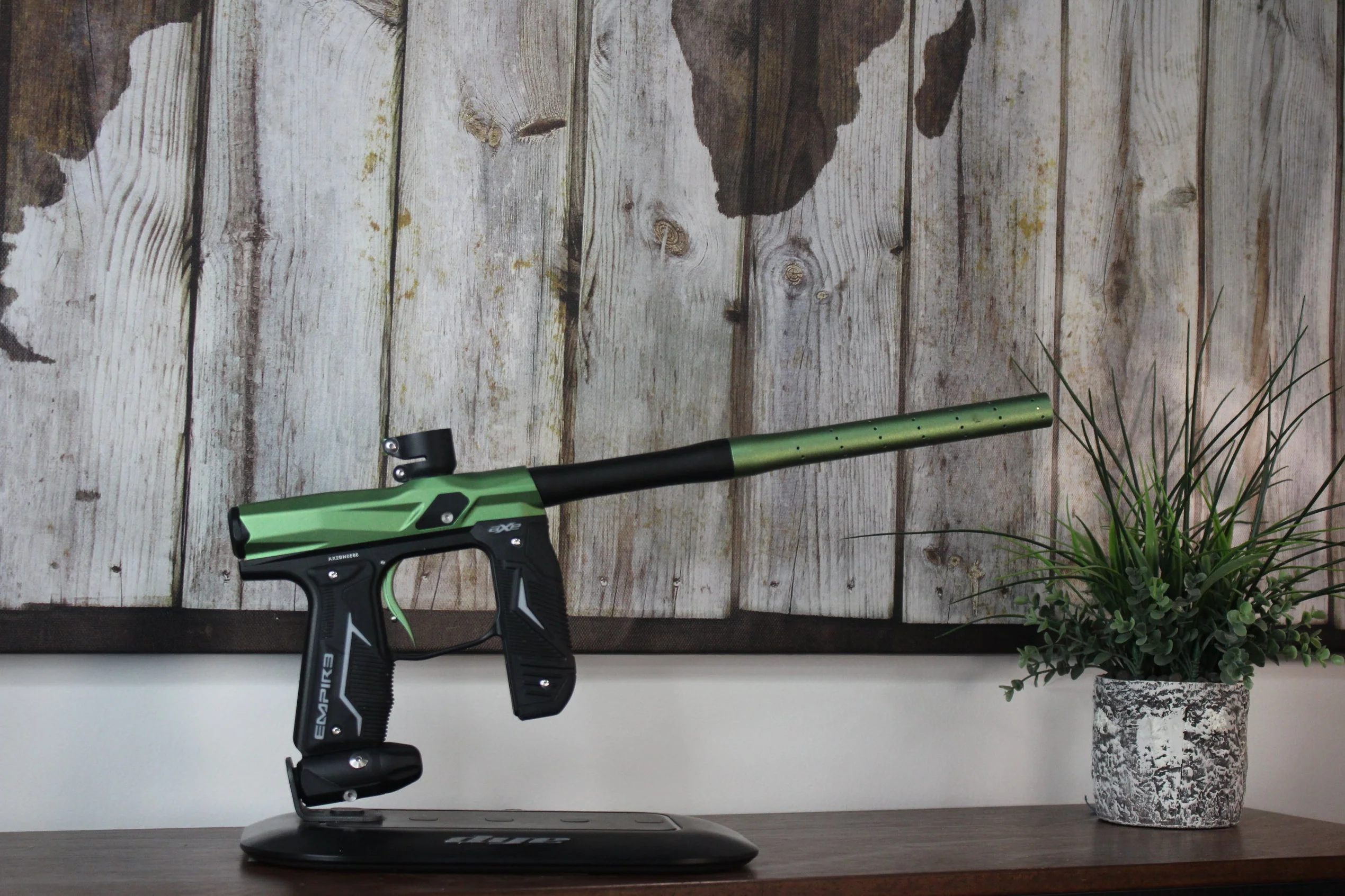 Empire Axe 2.0 - Green/Black