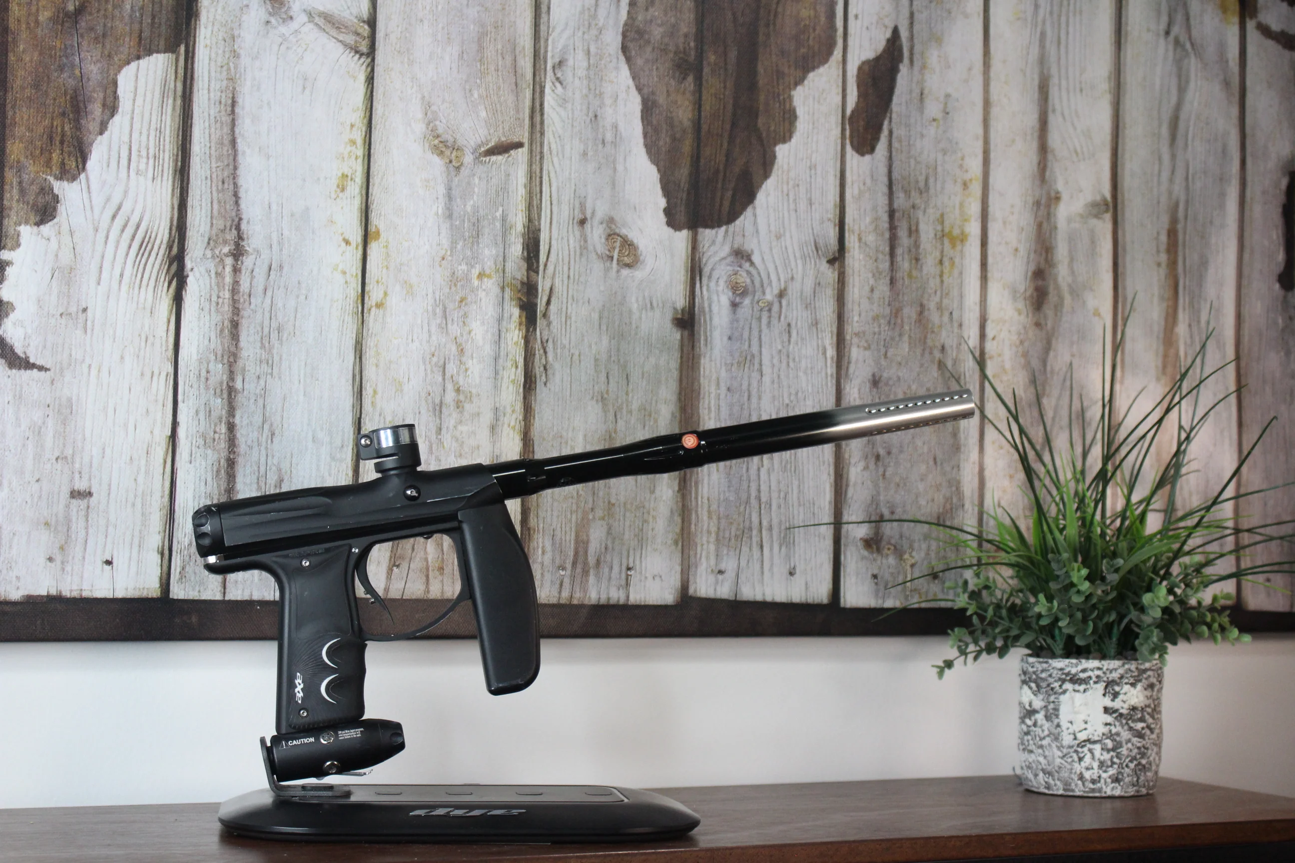 Empire Axe - Black/Silver