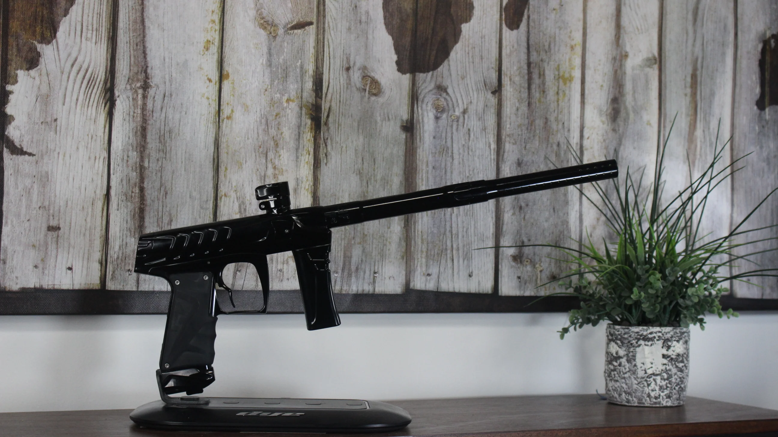 Field One Force - Gloss Black