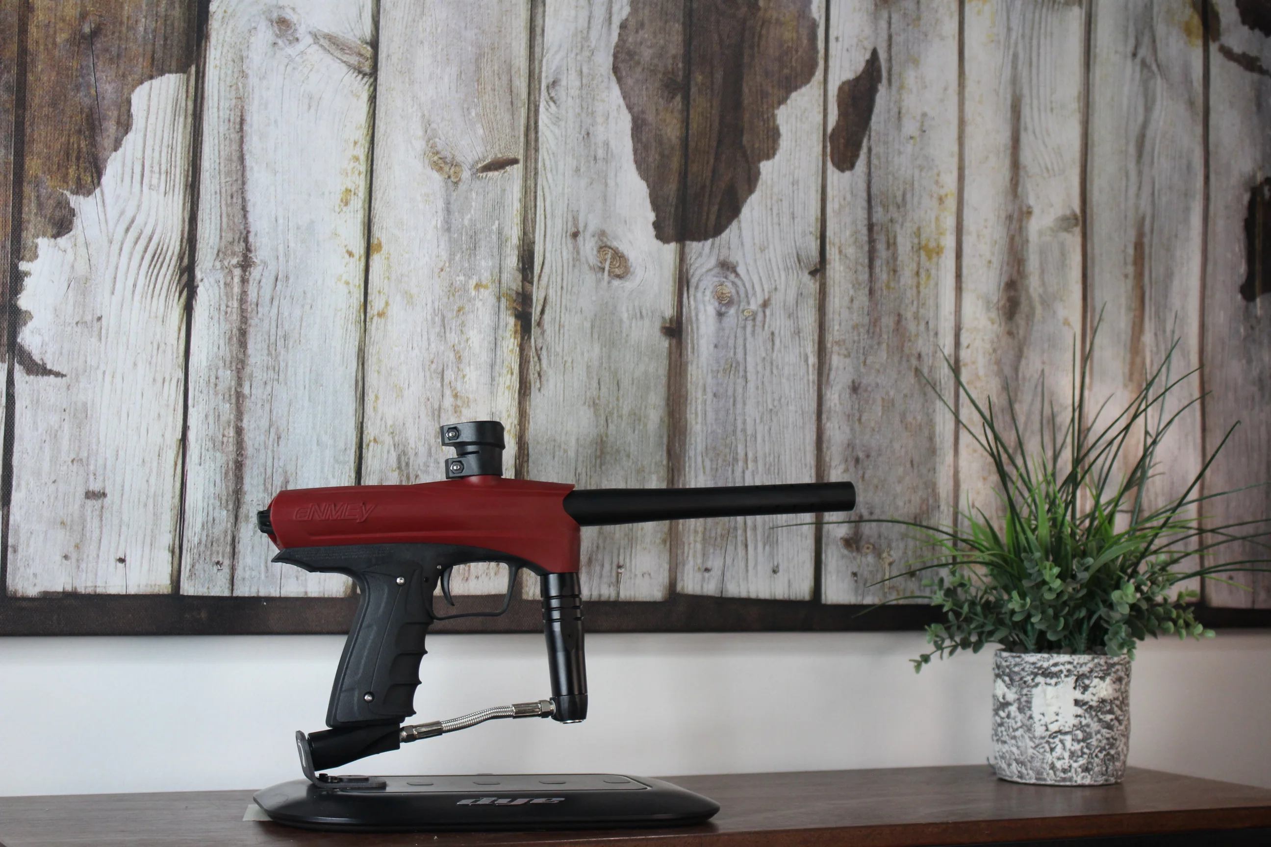 GOG eNMEy - Racer Red