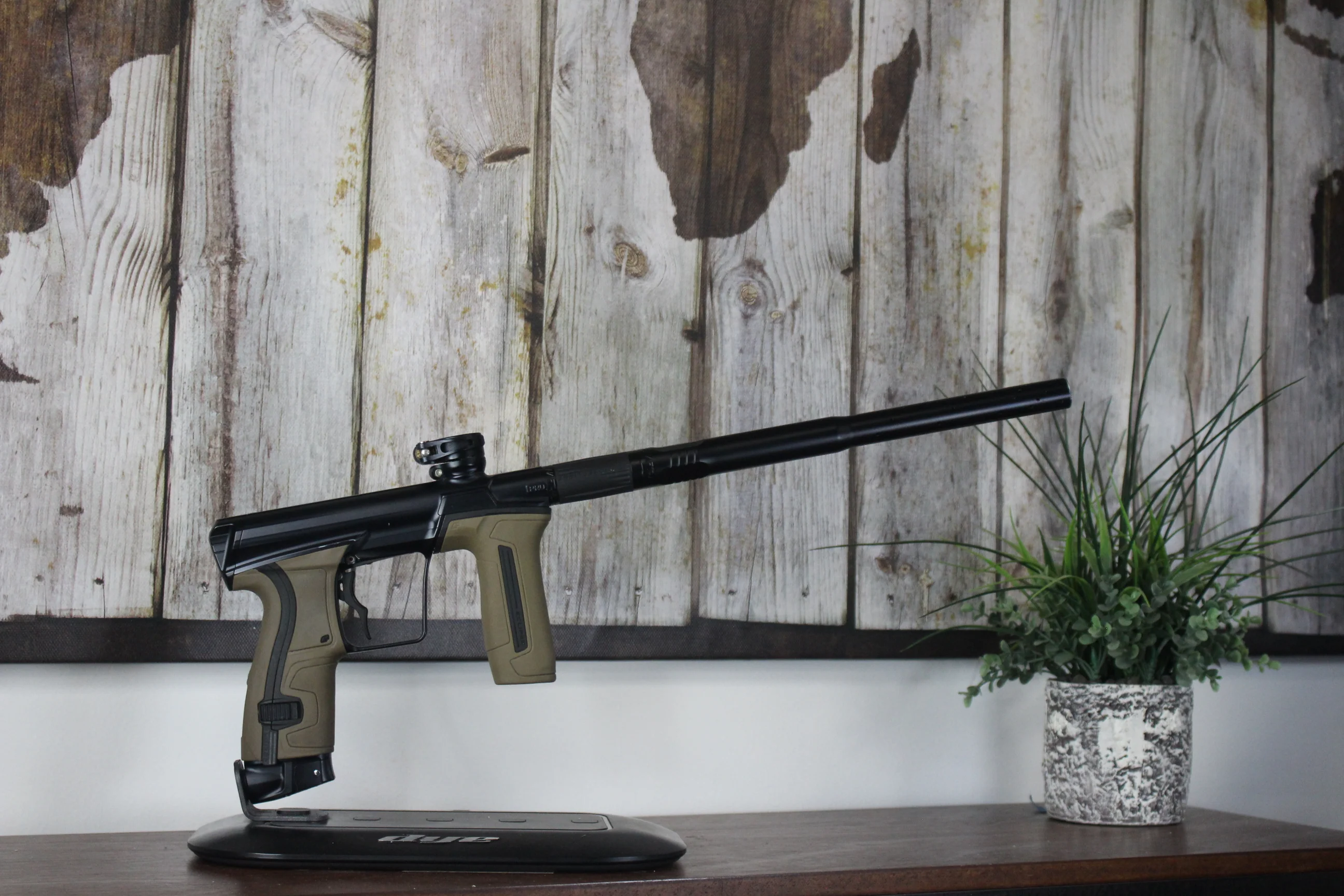 Planet Eclipse CS2 Pro - Black 'n' Tan
