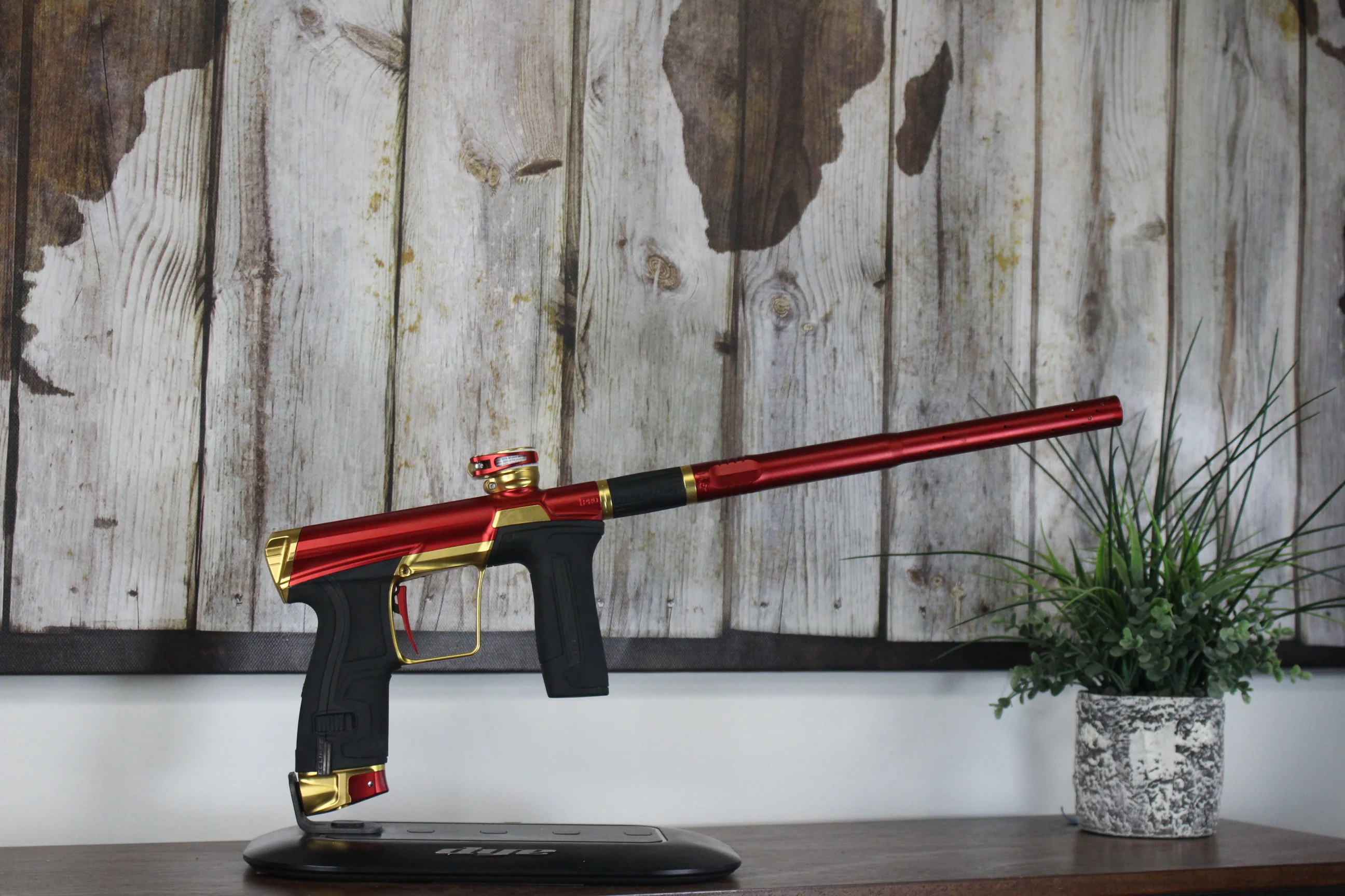Planet Eclipse CS2 Pro - Red/Gold