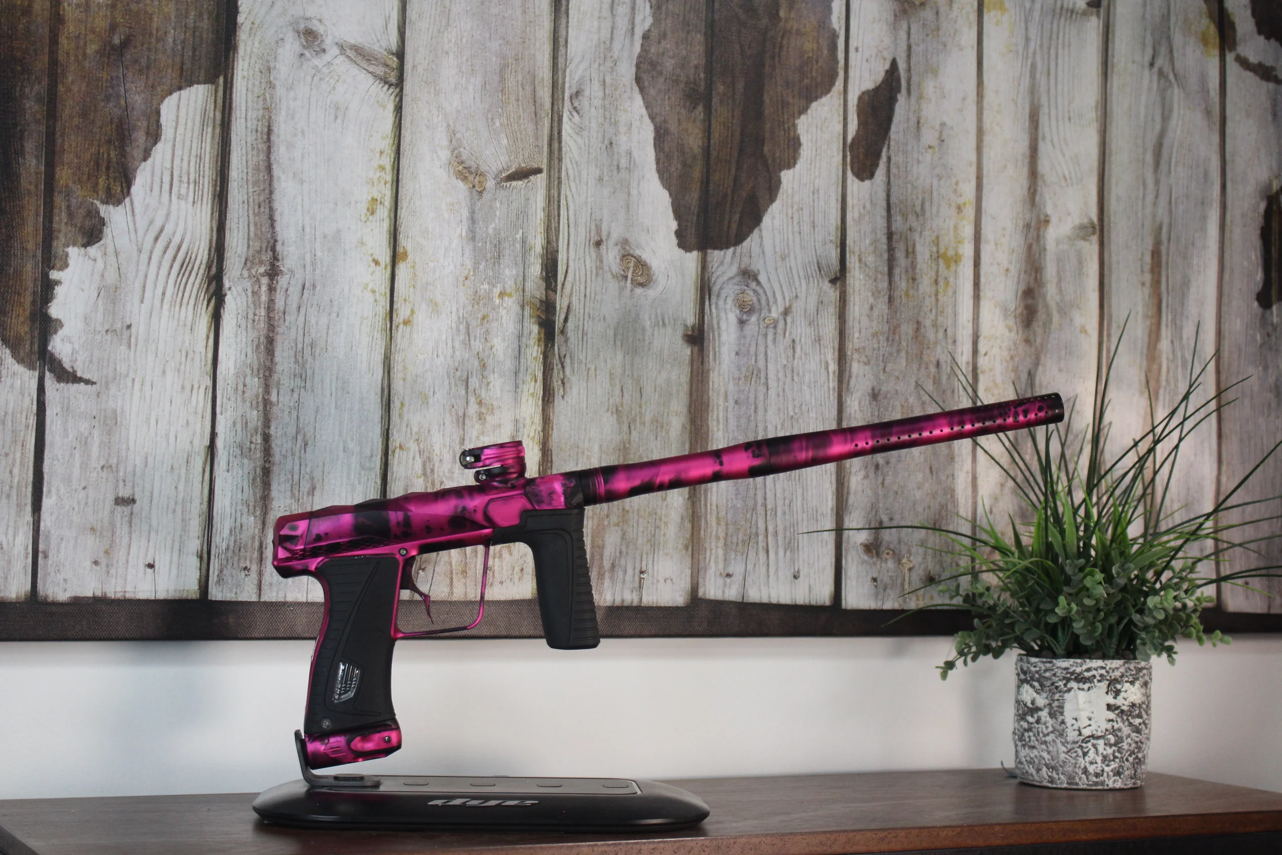 Planet Eclipse Infamous 180R - Pink/Black Acid