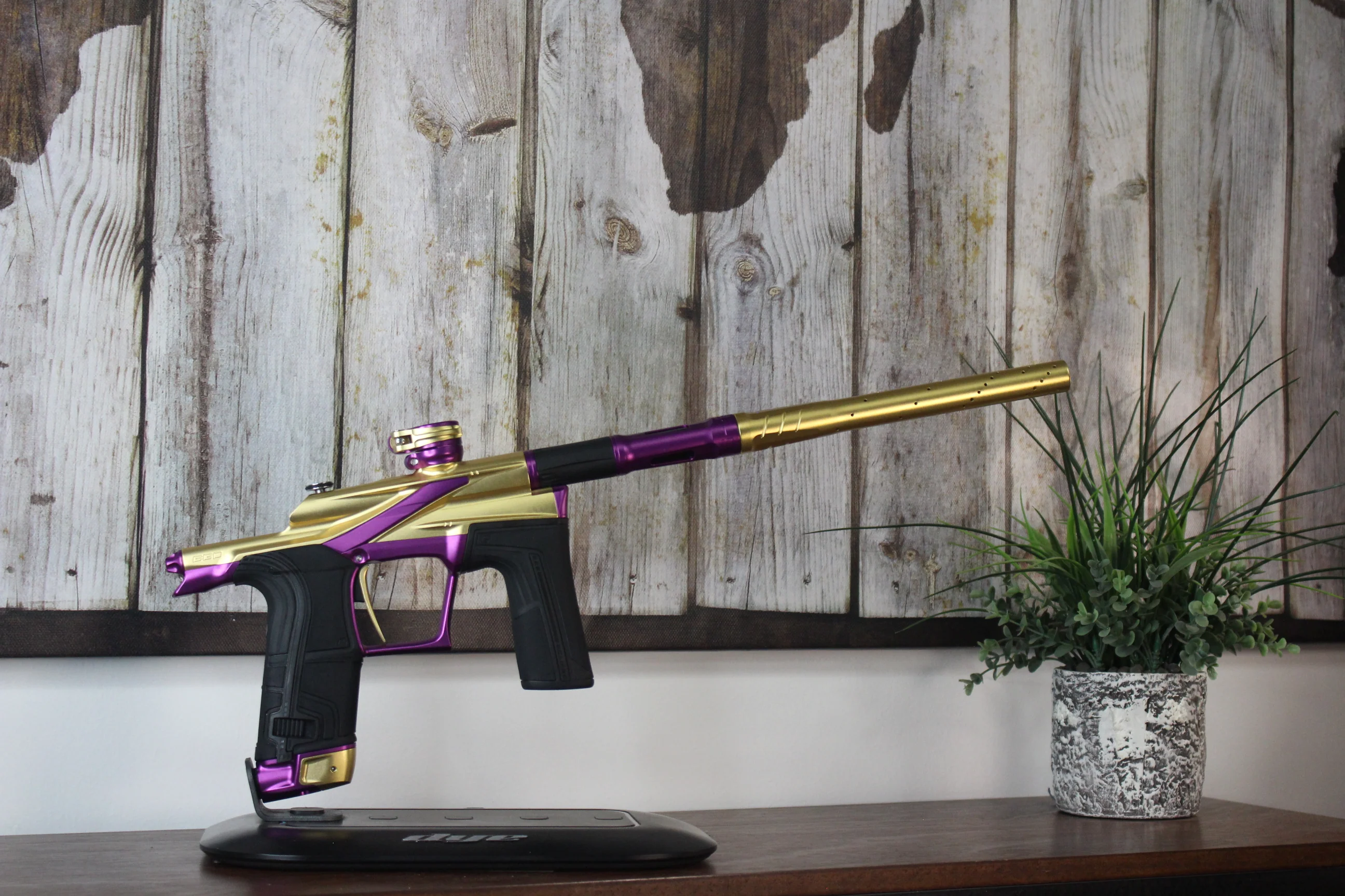 Planet Eclipse LV2 - Gold/Purple