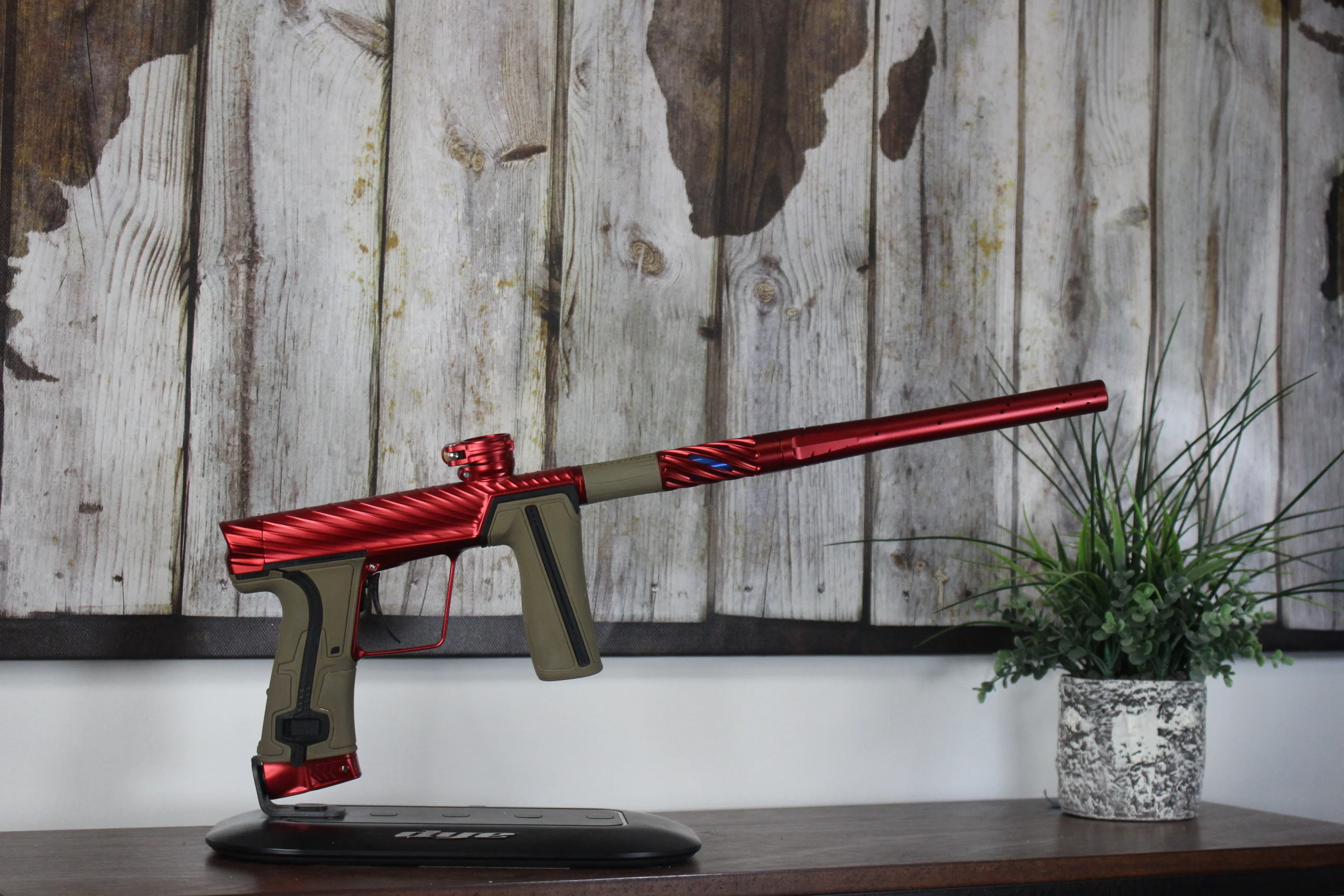 Planet Eclipse Twister Geo R5 w/Vortex - O-Neg