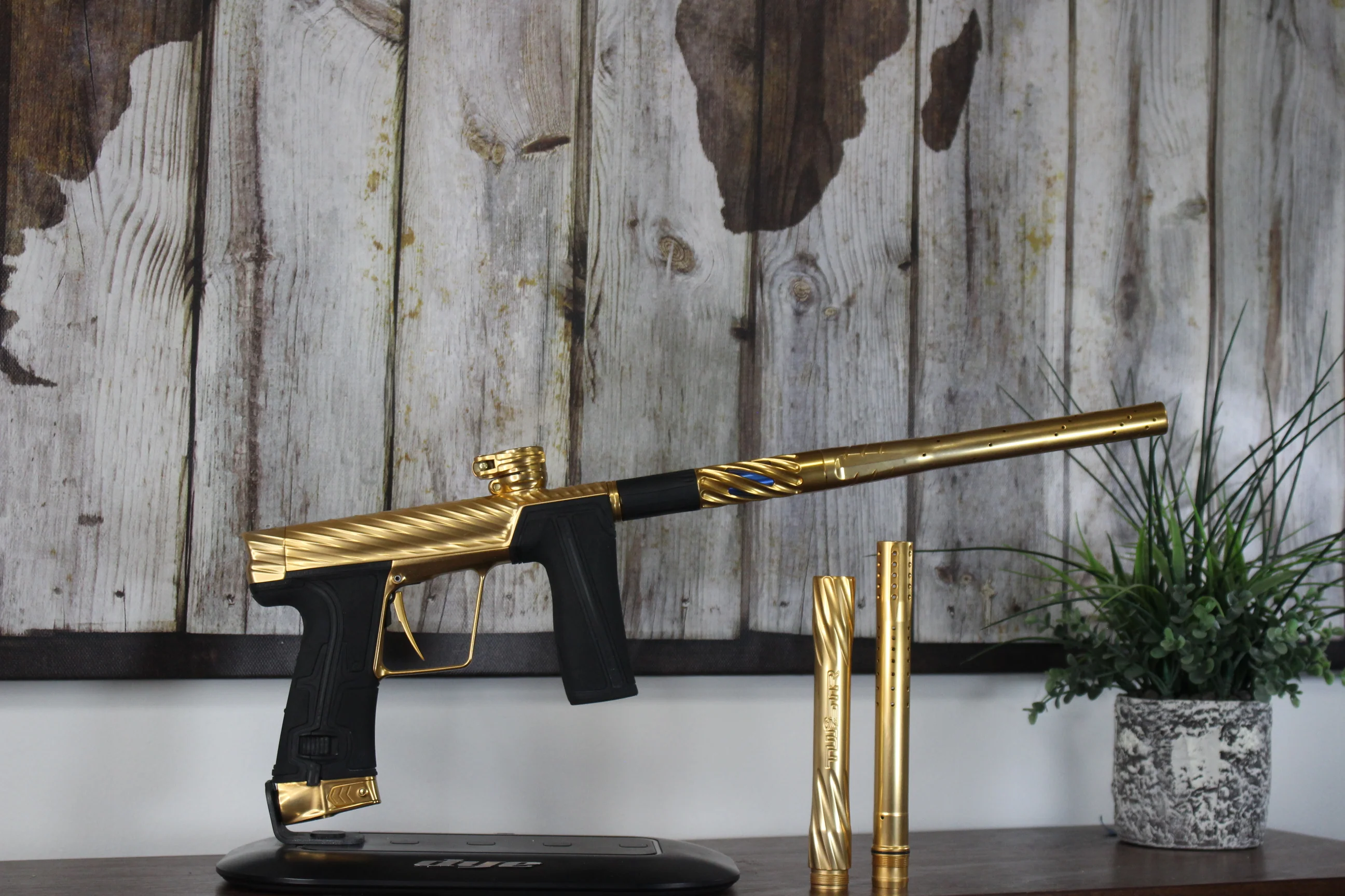 Planet Eclipse Twister Geo R5 w/Vortex - Gloss Gold